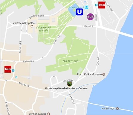 Stadtplan mit U-Bahnhaltestellen und Straßenbahnhaltestellen